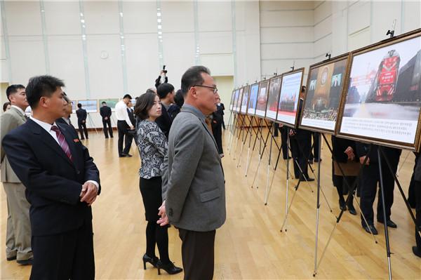 人民网@“庆祝中华人民共和国成立70周年图片展”在朝鲜举行