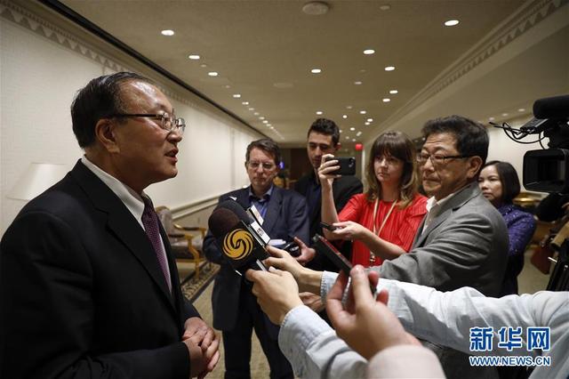 「新华网」中国常驻联合国代表张军就人权问题接受中外媒体采访