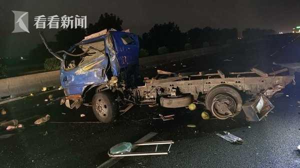 「中国经济网」追撞货车致女童遭碾面临截肢 宝马车主弃车逃逸