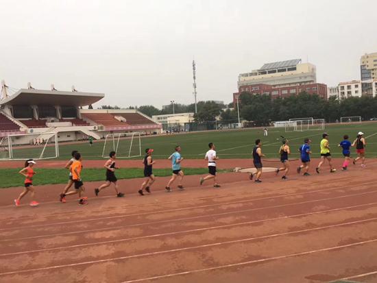 #中青在线#我身边的15分钟运动圈