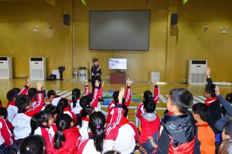 平安北京@摸摸它，不咬人~