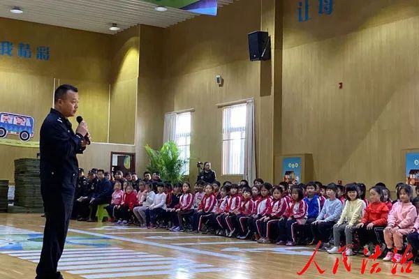 平安北京@摸摸它，不咬人~