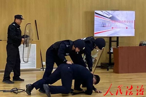 平安北京@摸摸它，不咬人~