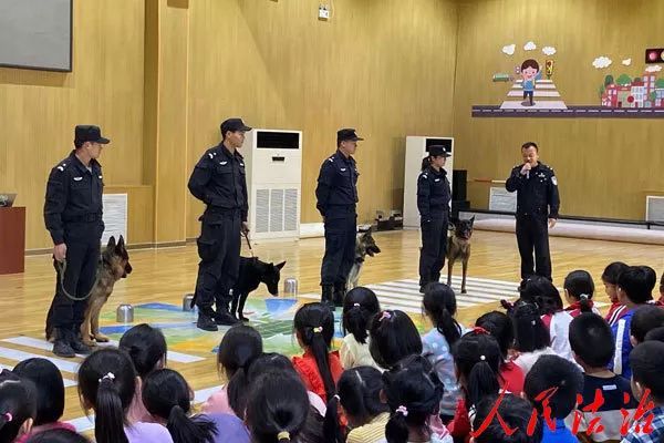 平安北京@摸摸它，不咬人~