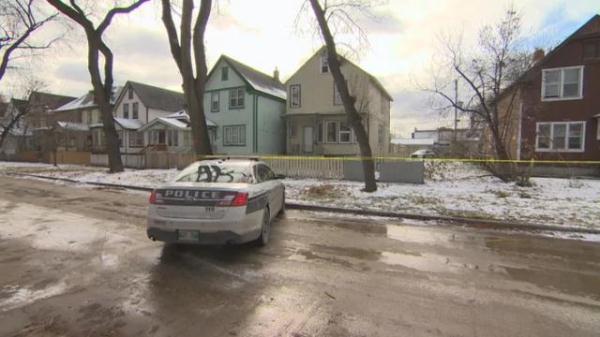 「光明网」加拿大三岁男童睡梦中遇袭 重伤送医危在旦夕