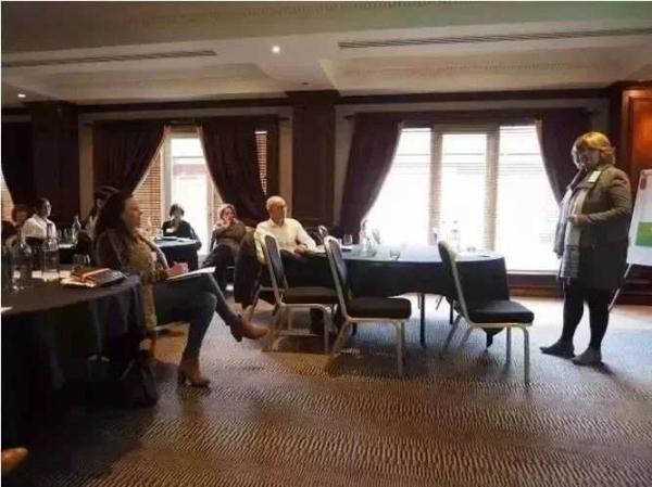[光明网]世界上最伟大的骗局：152名老人被骗8年，却觉得无比快乐