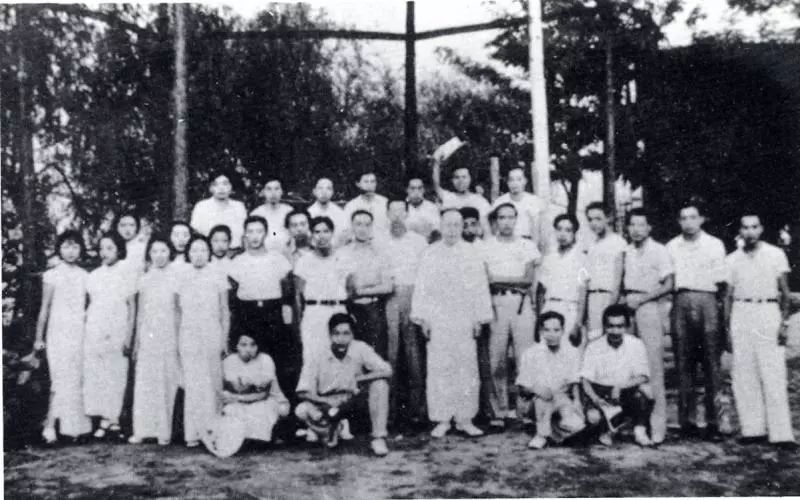 「上观新闻」复旦新闻学院90华诞，是谁创办了复旦新闻系？