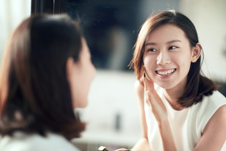 「新华网」“剧透”进博|掌控健康数据的“魔镜”、能打乒乓球的电灶台……新奇炫酷“黑科技”带你看未来家的模样！