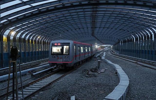 「新京报」明早八通线恢复全线运营 年底南延段开通试运营