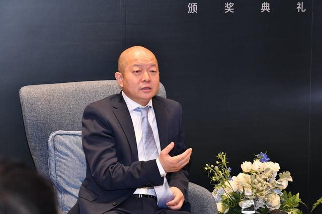 【环球网】2019“科学探索奖”颁奖典礼举行 50位获奖青年科学家集体亮相