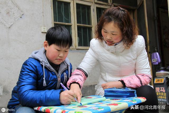 「河北青年报」又一起！36岁妈妈陪娃写作业气成心梗，妈妈何时成了“高危职业”？