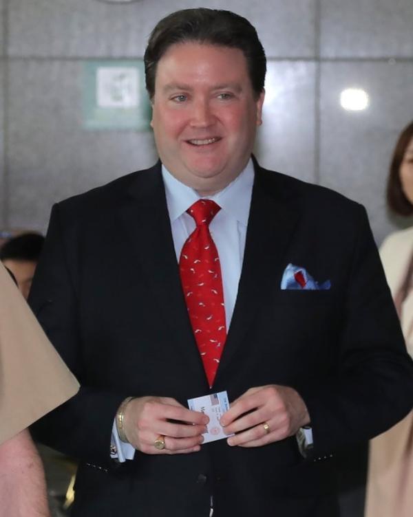 澎湃新闻：韩媒：《韩日军情保护协定》将到期，美对韩施压要求续签
