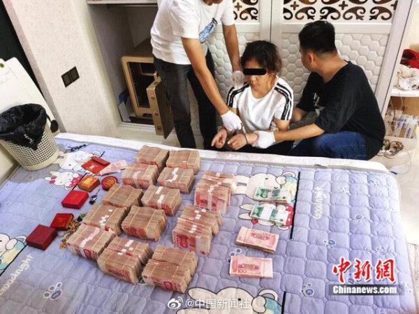 光明网@跨国毒枭夫妇抓捕现场