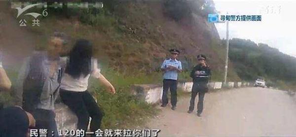 「光明网」太危险！爷爷骑三轮车送小孩上学，超速侧翻孩子摔断了手