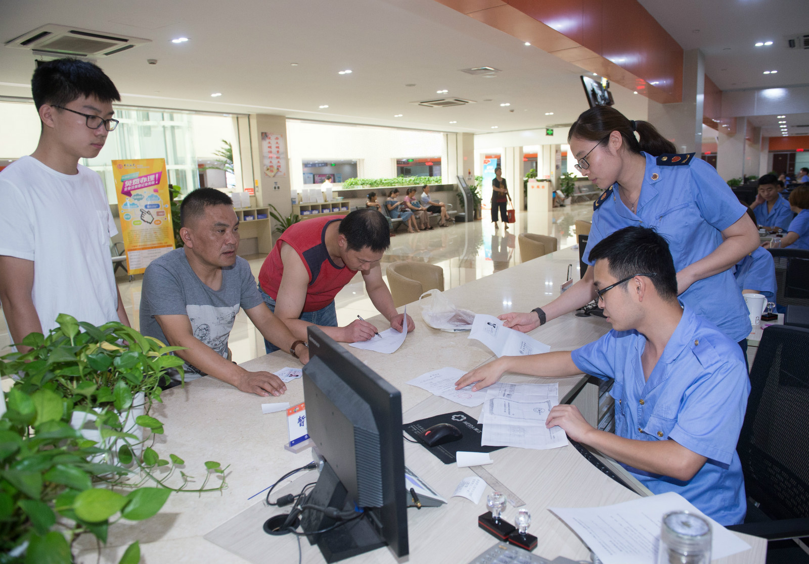 「每日经济新闻」42项证明材料不用提交了 主要涉及社会保险业务经办、劳动关系等方面