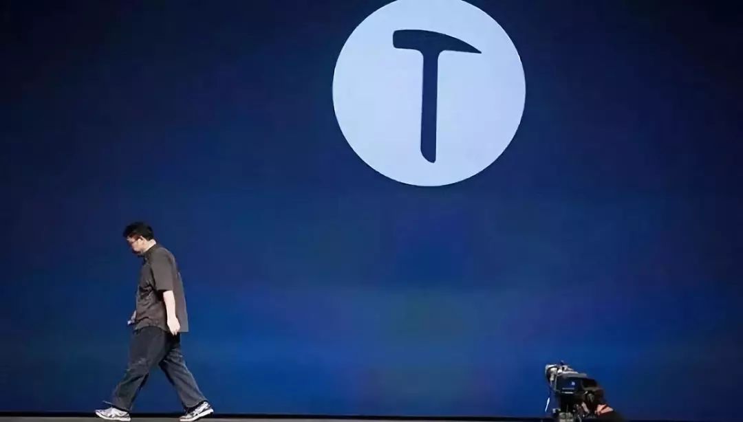 「侠客岛」【经济Ke】“裸泳”的罗永浩