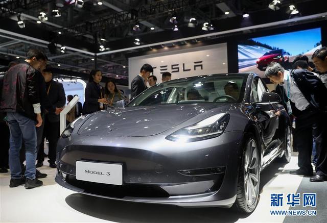 「新华网」第二届进博会迎来首个“大客流”