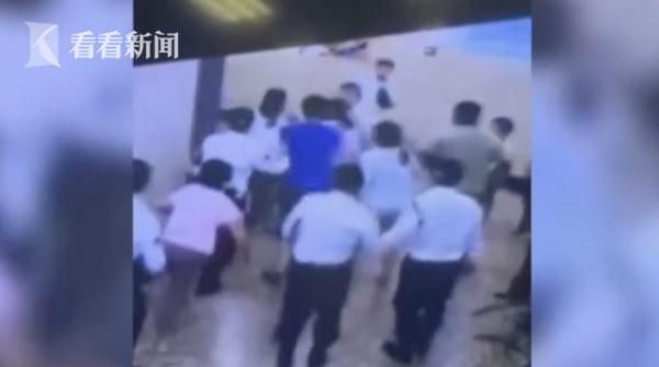 [光明网]孩子打闹变家长“全武行”三代人因此大打出手
