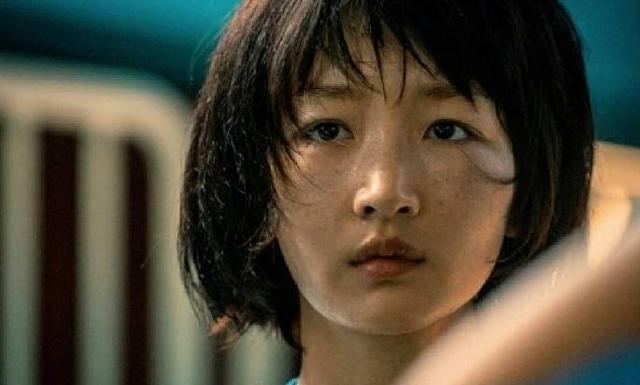 【上观新闻】《少年的你》：在校园霸凌这个沉重主题之上，尊严的反思