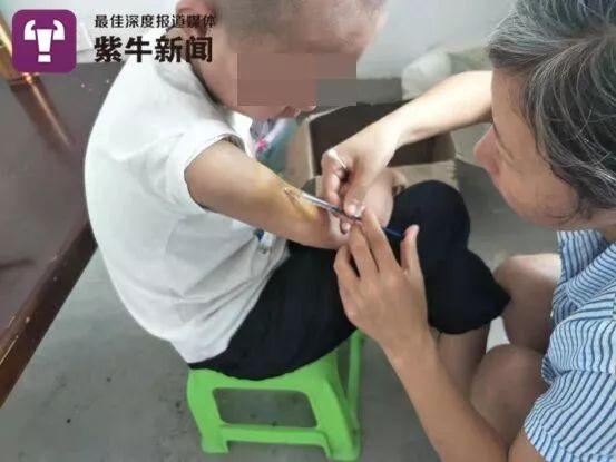 中国经济网■儿子患白血病，母亲一夜白头，才39岁就被人喊“奶奶”