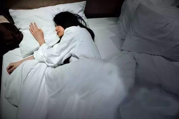 光明网：剥虾师、遛狗员、酒店试睡员……这些不起眼但月入过万的新职业，你听说过几个？