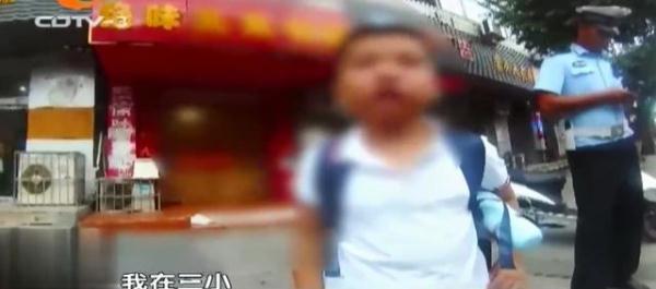 [光明网]爷爷“观战”麻将忘接孩子，民警帮忙送回，小孩：我看见我爷爷了