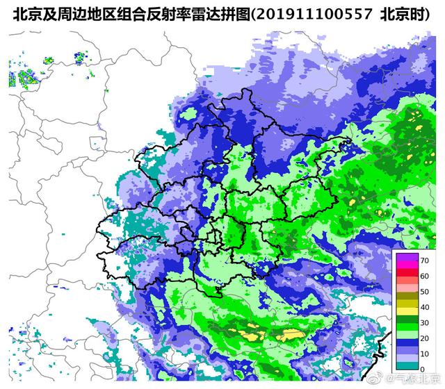 北京日报客户端：一场夜雨添寒意，京城今日白天北风劲吹，注意防风保暖