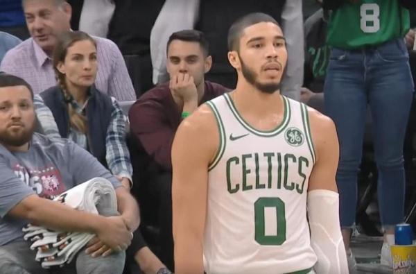 光明网■18中1，出手最多，命中最低！塔图姆你太固执了，这种表现，如何能当核心