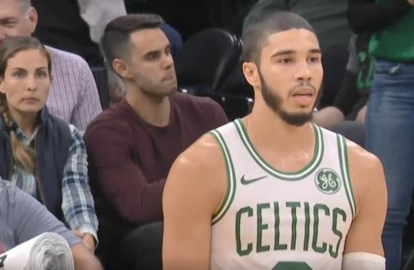 光明网■18中1，出手最多，命中最低！塔图姆你太固执了，这种表现，如何能当核心