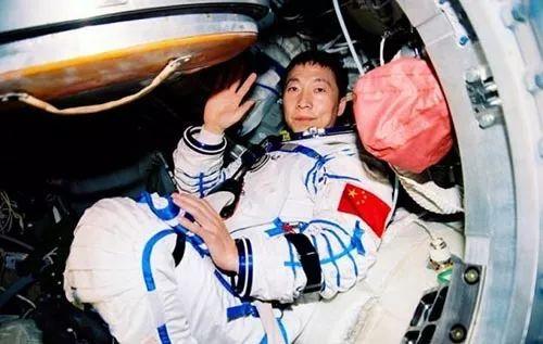 #光明网#登上太空前，原来可以这样为航天员模拟太空环境