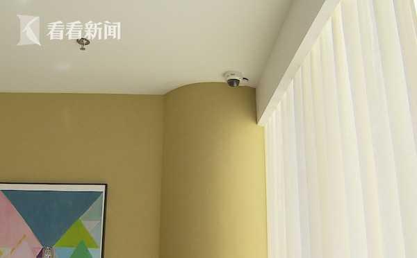 「看看新闻」女子进行比基尼部位脱毛 做完却发现正前方就是监控探头