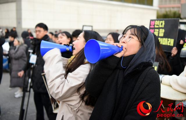 #人民网#韩国高考今日开考 应届报考人数首次跌破40万