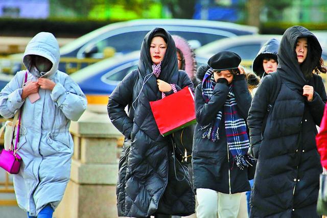 「北京日报客户端」17日北京再迎大风降温 是时候拿出保暖裤了……