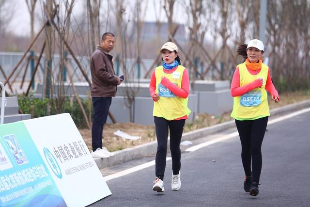 【北京日报客户端】2019第四届北京新航城迷你马拉松开跑