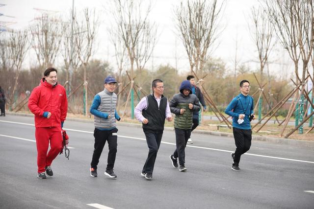 【北京日报客户端】2019第四届北京新航城迷你马拉松开跑