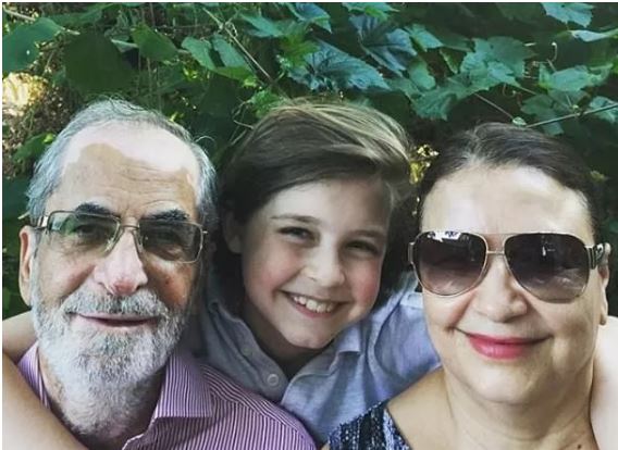 【文汇报】9岁！刷新世界最年轻大学毕业生，天才男孩智商145，即将读博士，是现实版谢耳朵啊！