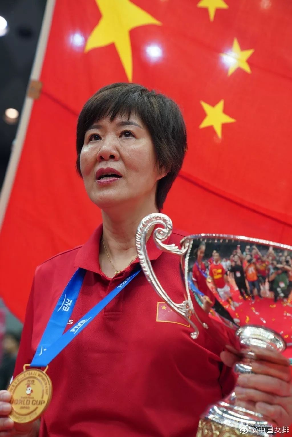 #央视一套#夜话丨只有拼，才会赢！致敬中国女排！