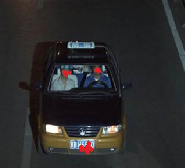 澎湃新闻■照射后短暂“失明” 道路上监控射灯晃眼怎么办