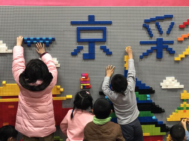 #新京报#“乐高版祈年殿”亮相天坛，现场开讲古建知识