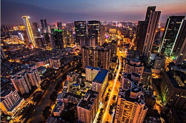 「光明网」高速公路上为什么没有路灯？这个问题终于有答案了……