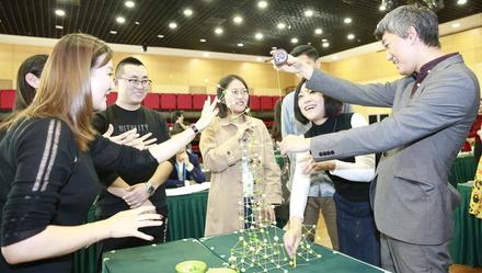 上观新闻：游戏缺位或致“失乐”童年，当玩成了“奢侈品”，怎样培养“玩商”