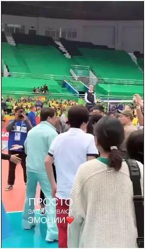 #中国经济网#90后清华博士爆红，颜值惊呆网友：所谓的“命好”，不过是努力的别称