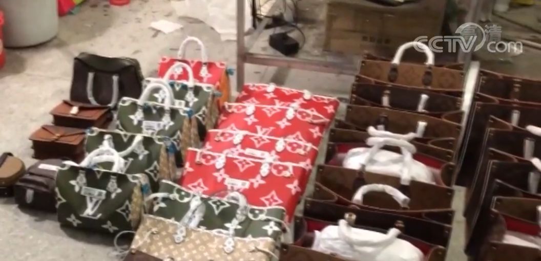 #中国新闻社#注意！在迪拜买的LV、爱马仕.....有可能是假的