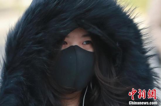 中青在线@受寒潮影响多地气温骤降 东北地区现强降雪