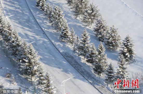 中青在线@受寒潮影响多地气温骤降 东北地区现强降雪
