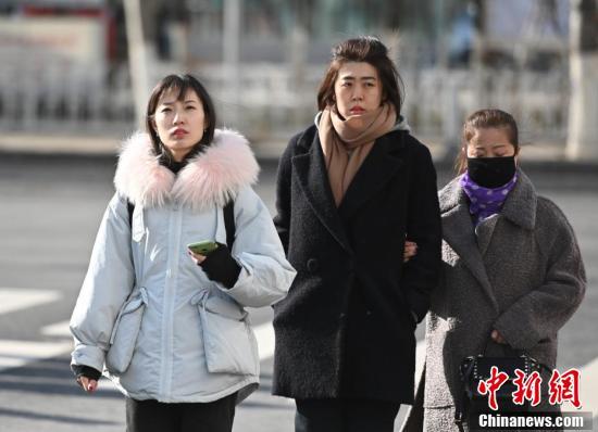 中青在线@受寒潮影响多地气温骤降 东北地区现强降雪