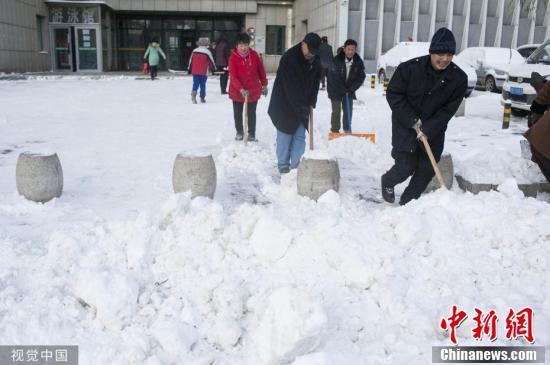 中青在线@受寒潮影响多地气温骤降 东北地区现强降雪