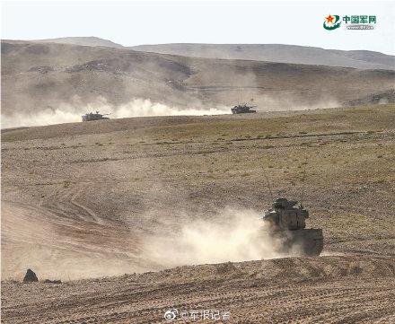 #光明网#铁甲奔流，大漠鏖兵，这场战斗演练让人热血沸腾