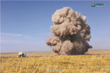 #光明网#铁甲奔流，大漠鏖兵，这场战斗演练让人热血沸腾