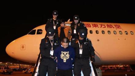 「上观新闻」财务被骗3500万元，主犯藏身柬埔寨也难逃法网！上海警方捣毁特大跨境电信诈骗团伙